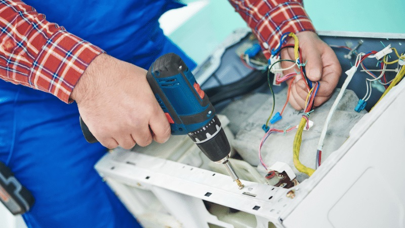Ataşehir Eminçelik Eminçelik çamaşır makinesi kart tamiri – Su almama arızası orijinal parça ile giderildi. - Teknik servis örneği